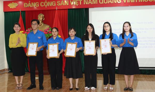 Trao giải cuộc thi ảnh “Tết trung thu - Vui trẻ nhỏ - Ấm tình thân” năm 2022